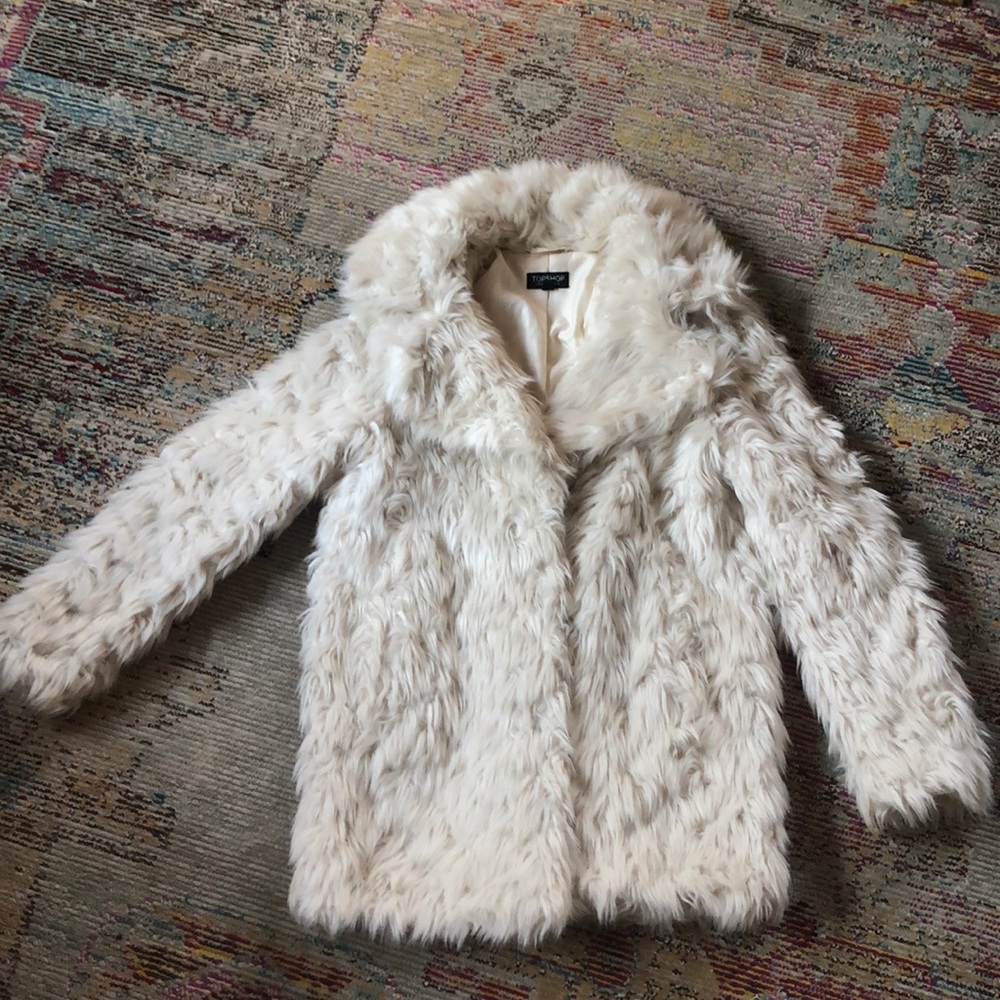 Top shop faux fur coat 🧝🏻‍♀️